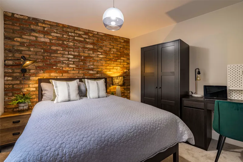 Vibrant 2 Bedroom Apartment // 2026/7 - Image 7